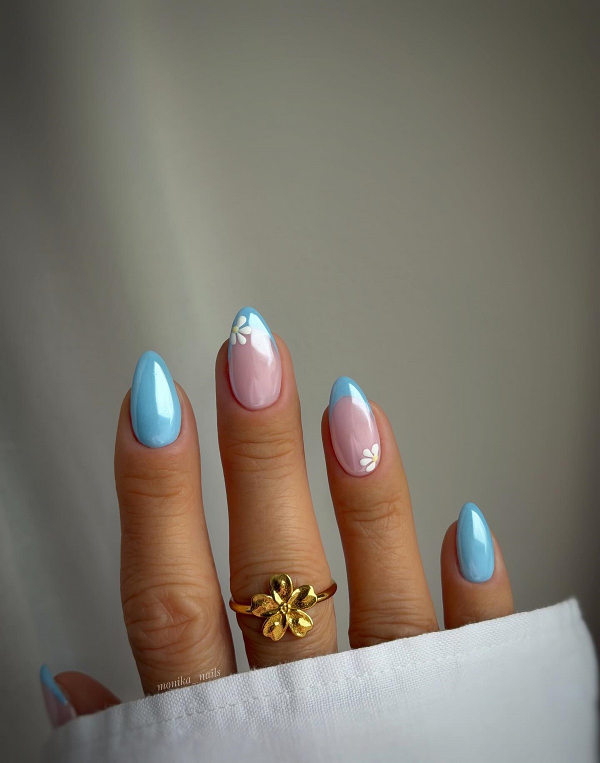 Манікюр з “вологим” блиском — скляний ефект на нігтях