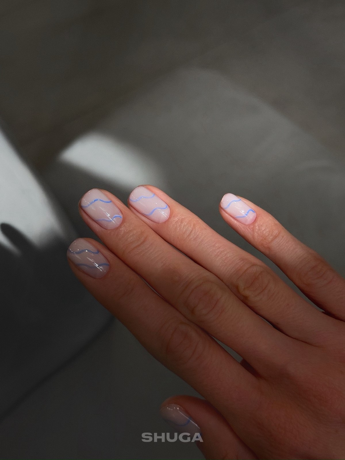 Нюдовий манікюр 2026: прозорість замість щільного кольору