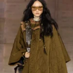 Оливкове стьобане пончо з капюшоном Chloé, стиль бохо осінь-зима 2026-2027