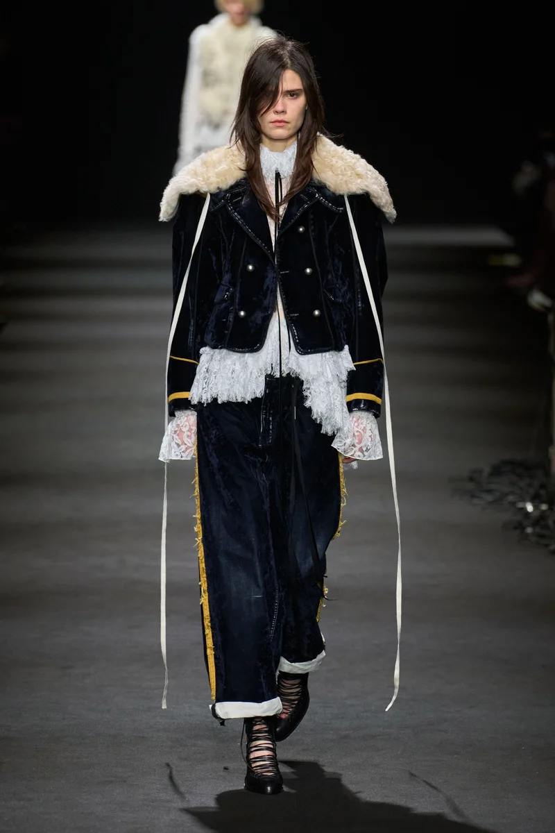 Оксамитовий жакет Ann Demeulemeester з хутряним коміром і мереживними манжетами