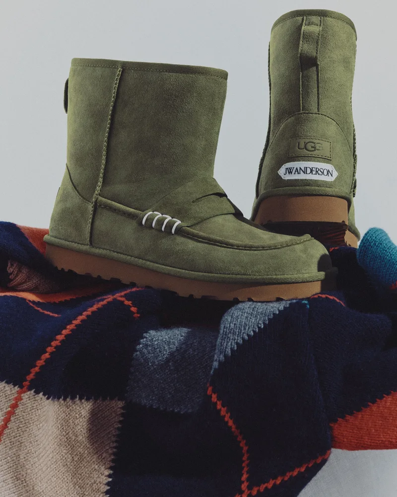 Уггі-лофери Ugg × JW Anderson кольору хакі з контрастною строчкою на клітчастому пледі