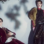 Кампанія Zara Studio осінь-зима 2026: бордовий оксамитовий костюм і чорна сукня з паєток з хутряним палантином